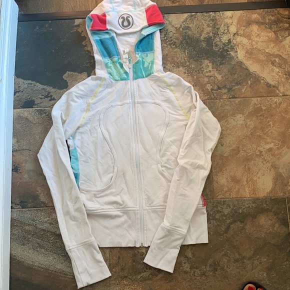 Bundle of Lululemon athletica outfits deal - Picture 3 of 9